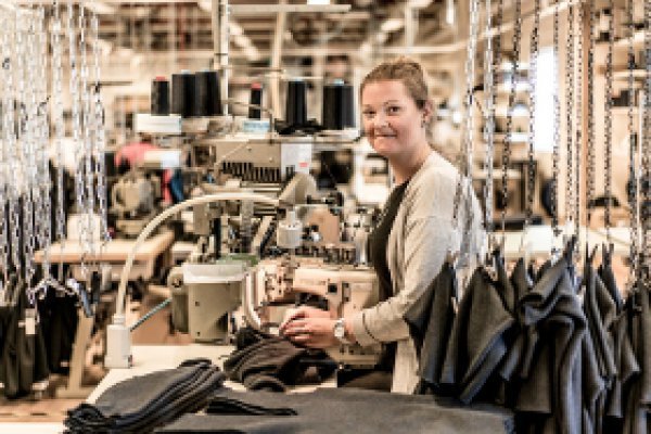 woolpower seamstress sanna